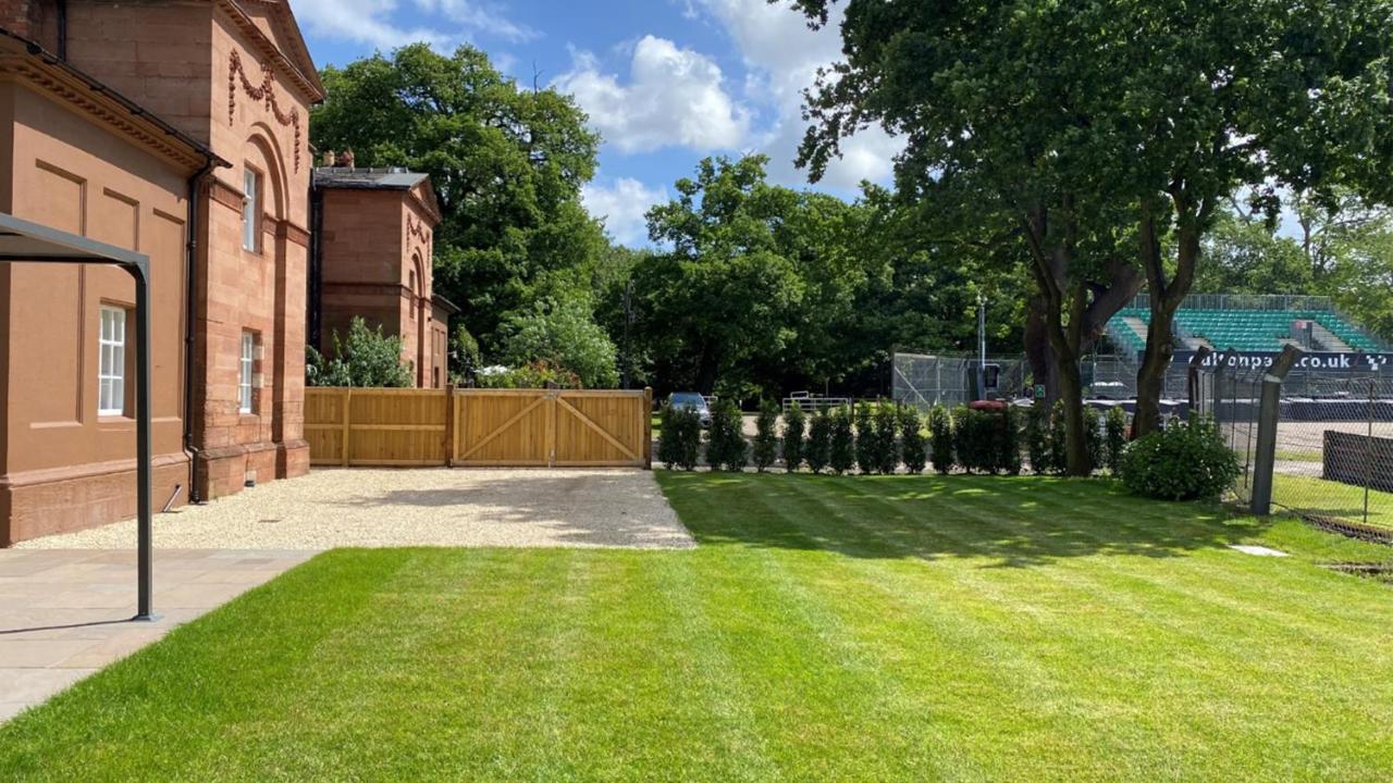 Oulton Park Lodge Little Budworth المظهر الخارجي الصورة